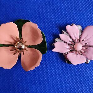 1960-S SARAH COVENTRY VINTAGE TWO SIGNED  ENEMEL FLOWER BROOCHES.